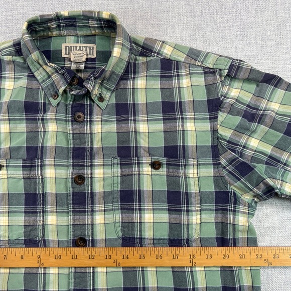 Duluth Trading Free Swingin Flannel Shirt Mens Medium Green Blue Plaid‎ Outdoor - Picture 5 of 9